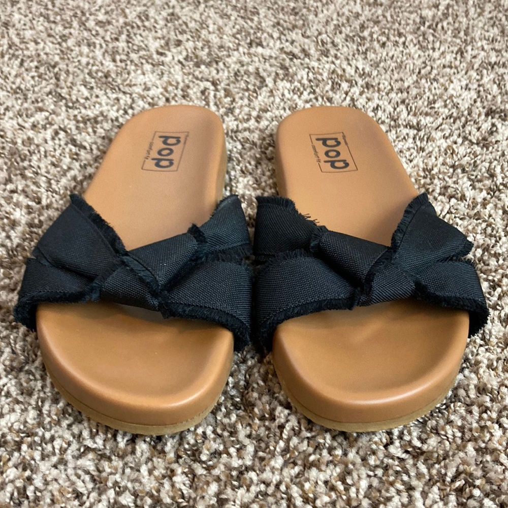 POP comfort fit Getaway Women’s sandals size 10